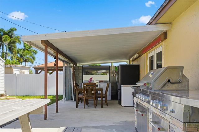 7511 Taylor Street, Hollywood, FL 33024