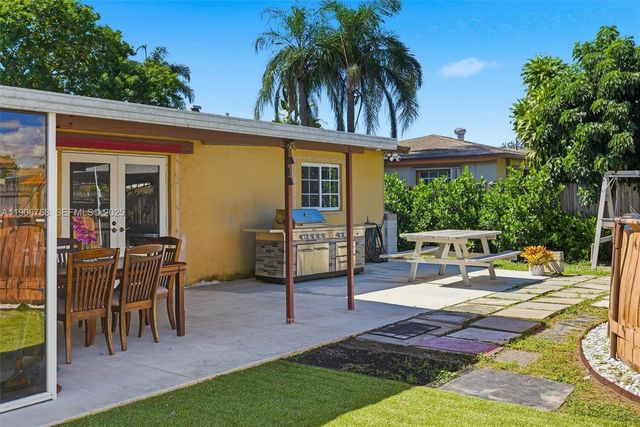 7511 Taylor Street, Hollywood, FL 33024