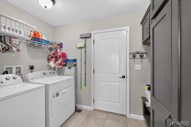 7986 Matterhorn Canyon Road, Caseyville, IL 62232
