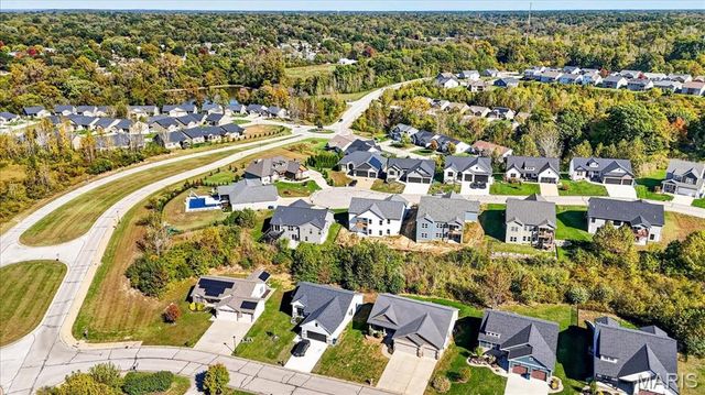 7986 Matterhorn Canyon Road, Caseyville, IL 62232