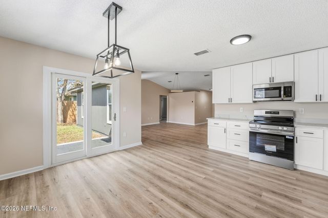 1565 KINGFISHER Boulevard, Orange Park, FL 32065