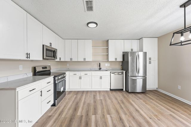 1565 KINGFISHER Boulevard, Orange Park, FL 32065