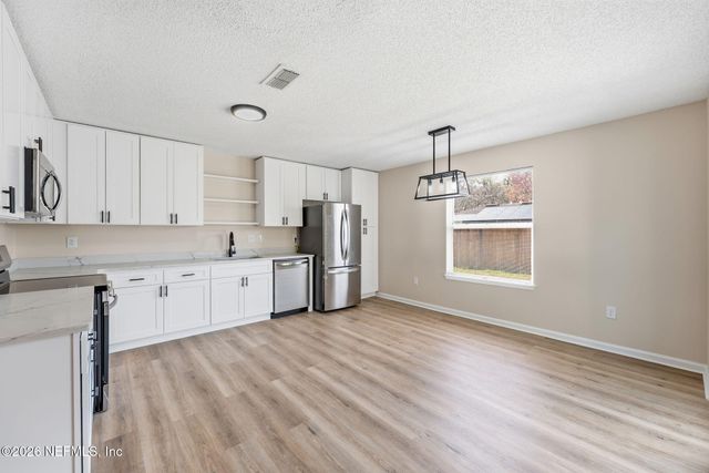 1565 KINGFISHER Boulevard, Orange Park, FL 32065