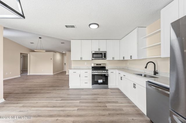 1565 KINGFISHER Boulevard, Orange Park, FL 32065