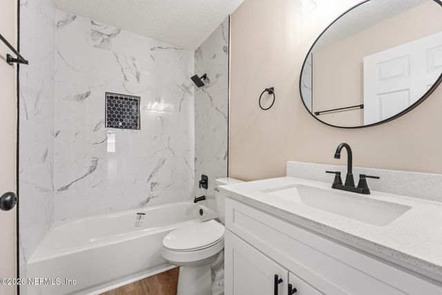 1565 KINGFISHER Boulevard, Orange Park, FL 32065