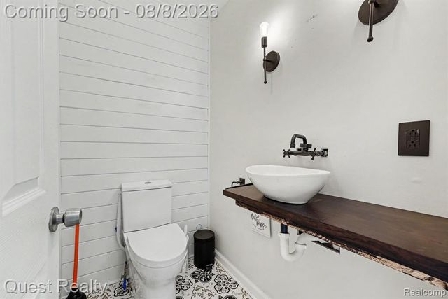6261 Andersonville Road, Waterford, MI 48329