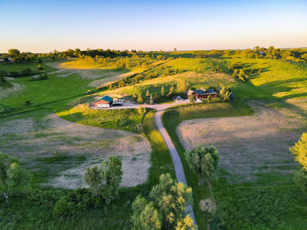 33086 K-18 south Road, Sioux City, IA 51108