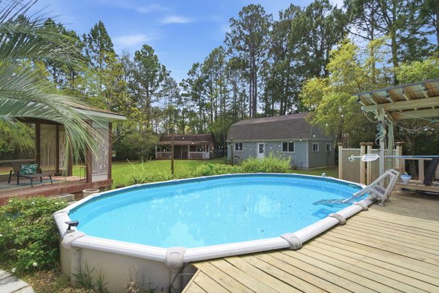 9643 Bone Bluff Drive, Navarre, FL 32566