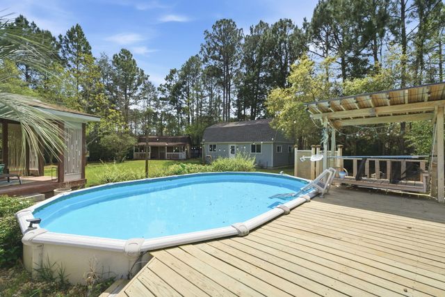 9643 Bone Bluff Drive, Navarre, FL 32566