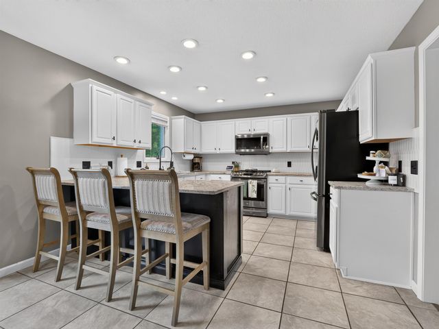 1029 Island Brooks Lane, Fort Wayne, IN 46845