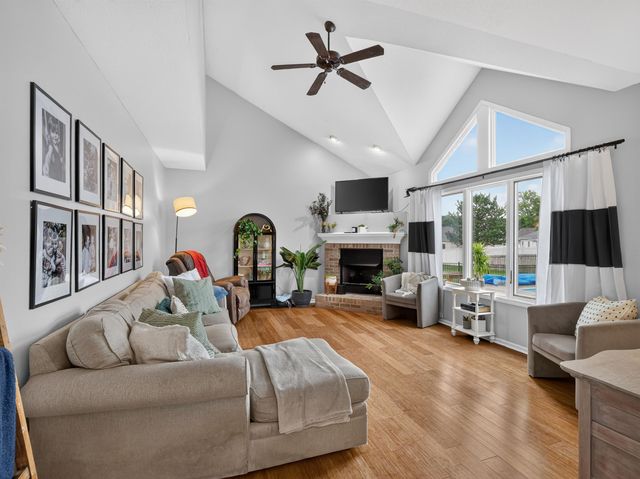 1029 Island Brooks Lane, Fort Wayne, IN 46845