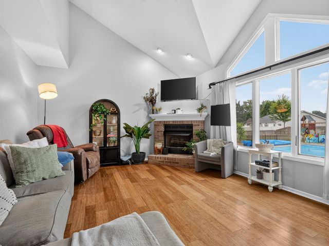 1029 Island Brooks Lane, Fort Wayne, IN 46845