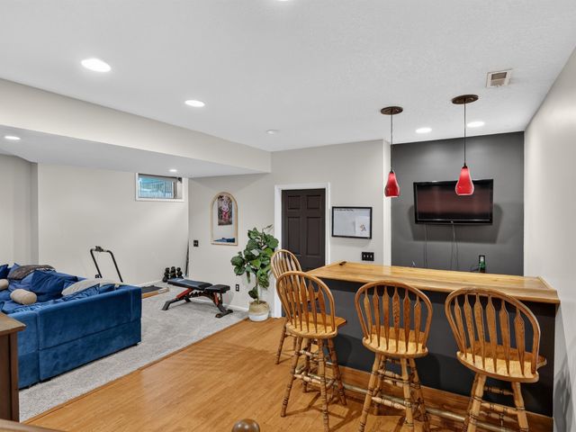 1029 Island Brooks Lane, Fort Wayne, IN 46845