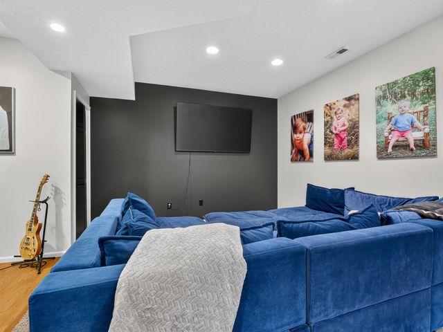 1029 Island Brooks Lane, Fort Wayne, IN 46845