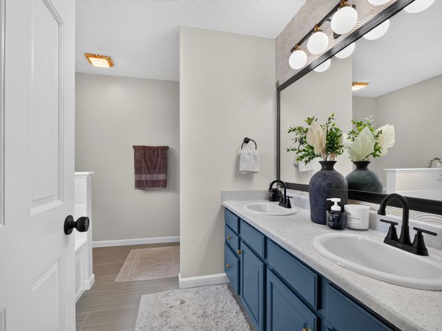 1029 Island Brooks Lane, Fort Wayne, IN 46845