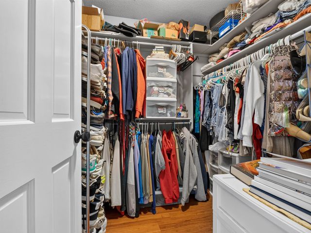 1029 Island Brooks Lane, Fort Wayne, IN 46845