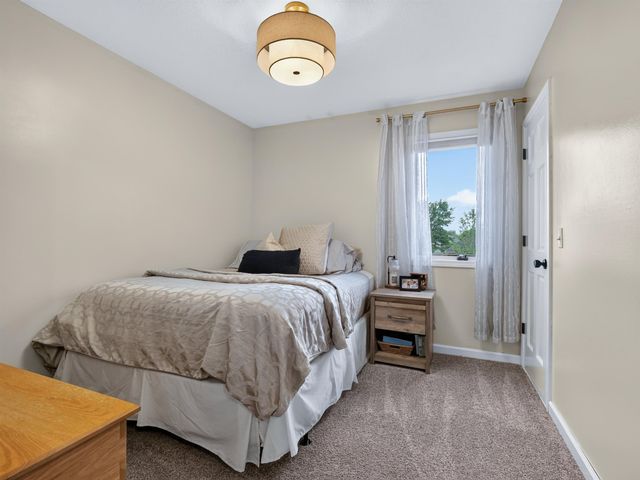 1029 Island Brooks Lane, Fort Wayne, IN 46845