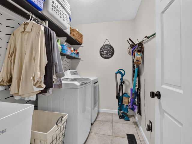 1029 Island Brooks Lane, Fort Wayne, IN 46845