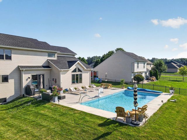 1029 Island Brooks Lane, Fort Wayne, IN 46845