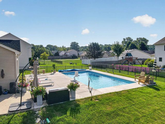 1029 Island Brooks Lane, Fort Wayne, IN 46845