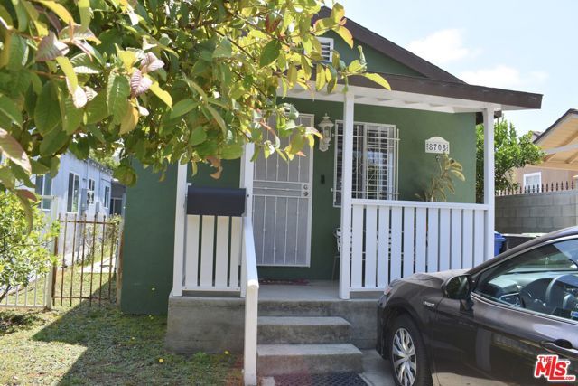 8708 Cadillac Avenue, Los Angeles, CA 90034