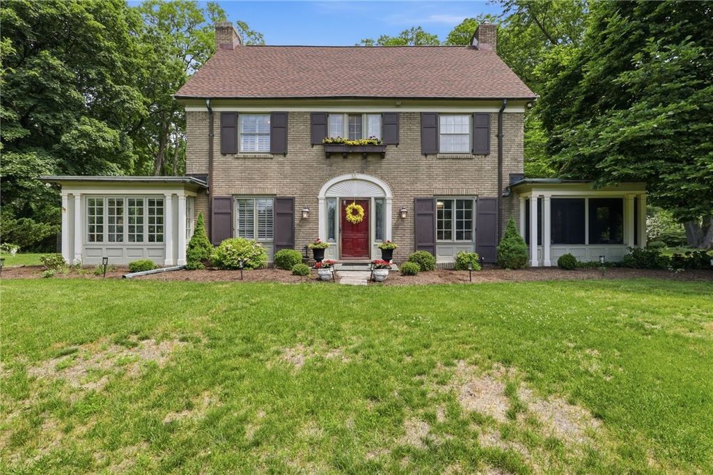 210 Fairport Road, Pittsford, NY 14445