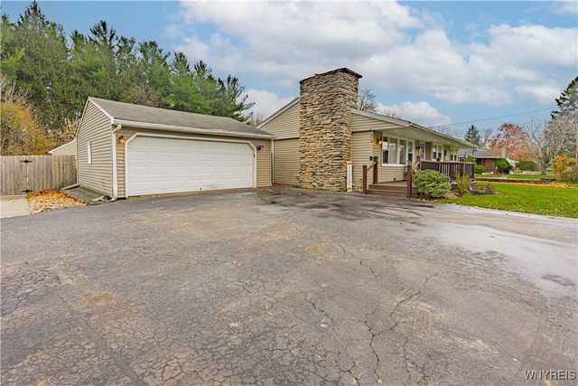 7172 Rochester Road, Lockport Town, NY 14094