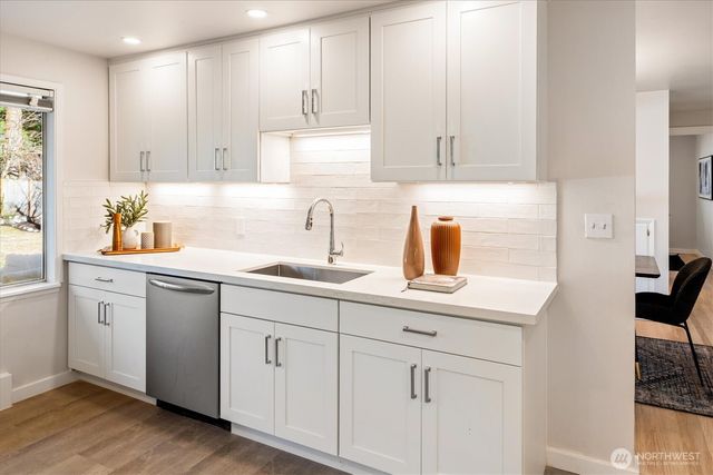 8611 Holly Lane, Edmonds, WA 98026