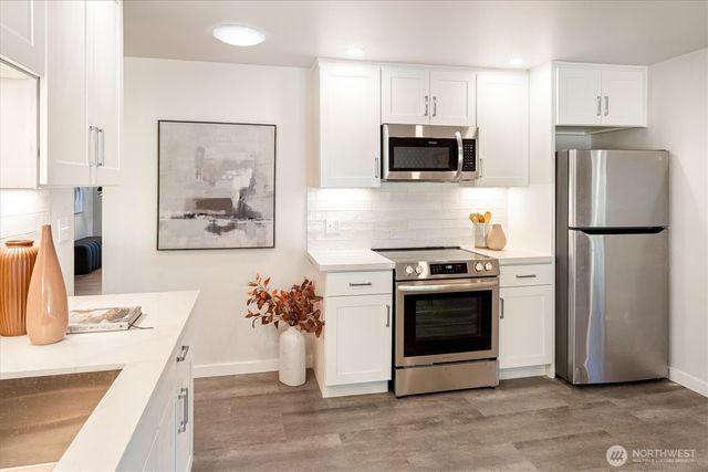 8611 Holly Lane, Edmonds, WA 98026