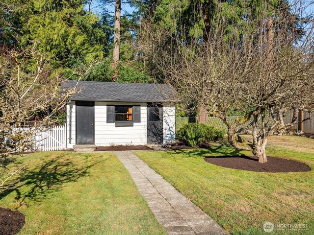 8611 Holly Lane, Edmonds, WA 98026