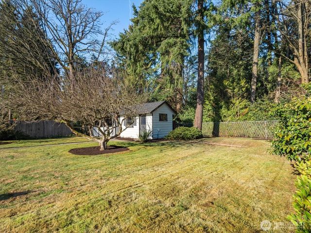 8611 Holly Lane, Edmonds, WA 98026