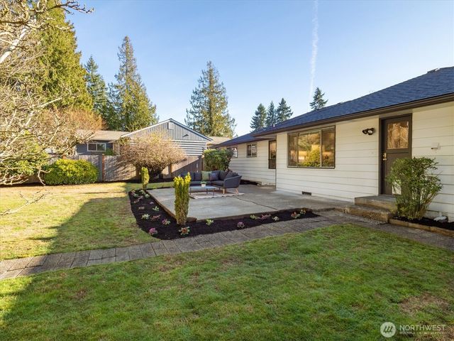 8611 Holly Lane, Edmonds, WA 98026