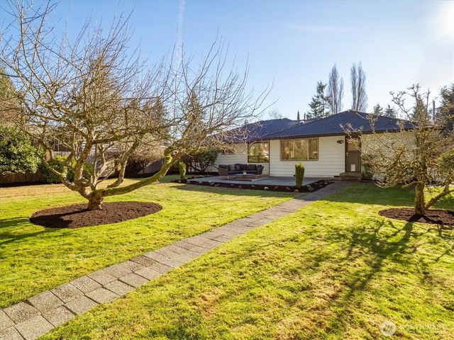 8611 Holly Lane, Edmonds, WA 98026