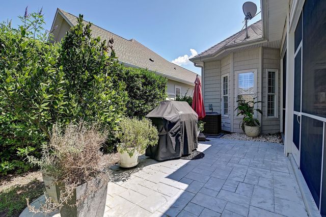 602 Sea Vista Ln., North Myrtle Beach, SC 29582