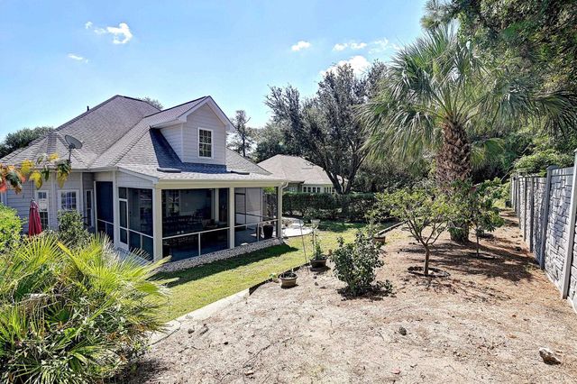 602 Sea Vista Ln., North Myrtle Beach, SC 29582