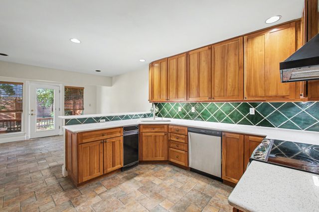 2920 Shady Lake Circle, Carrollton, TX 75006