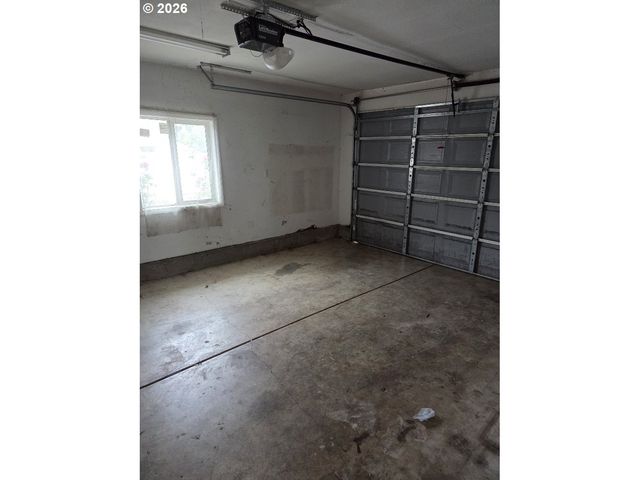 17329 Se ALDER St, Portland, OR 97233