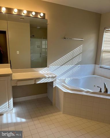 9163 STONE GARDEN, Lorton, VA 22079