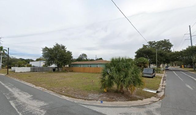 2869 EMERSON AVENUE S, St Petersburg, FL 33712