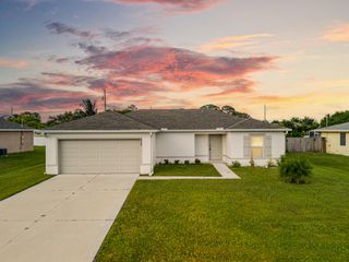 517 SW Twig Avenue, Port St Lucie, FL 34983