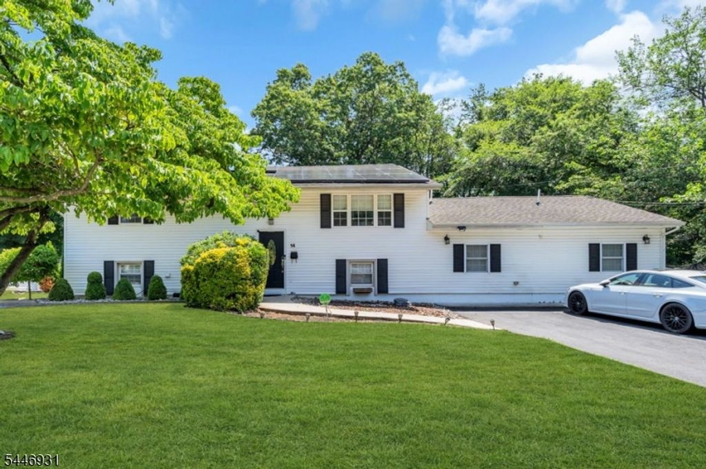 14 Arlington Dr, Howell Twp., NJ 07731