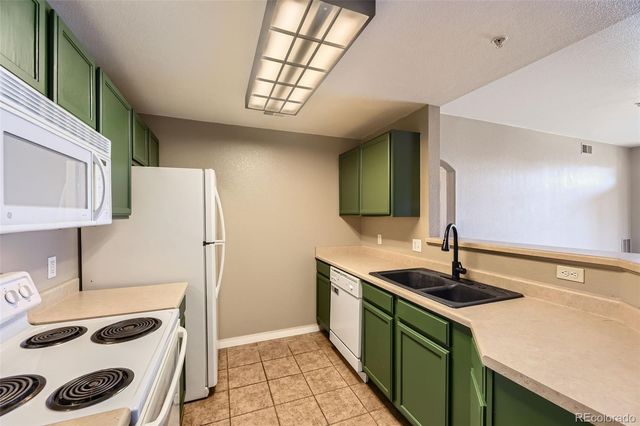 7440 S Blackhawk Street 13-105, Englewood, CO 80112