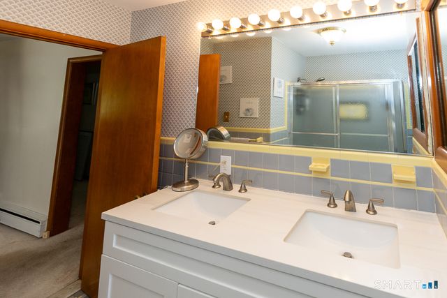 22 Jordan Terrace, Waterford, CT 06385