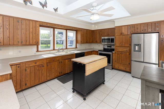 22 Jordan Terrace, Waterford, CT 06385