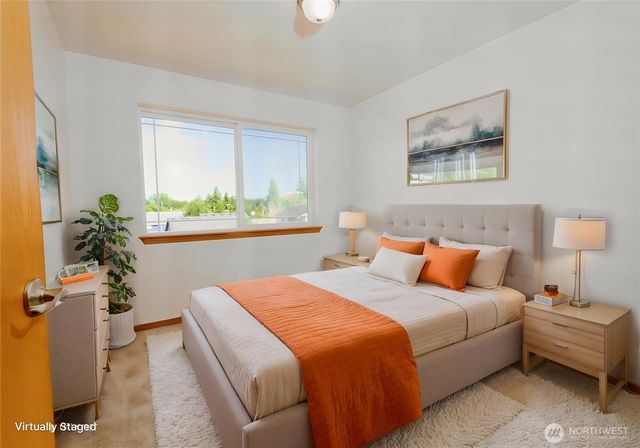 1031 E 43rd Street Ct, Tacoma, WA 98404