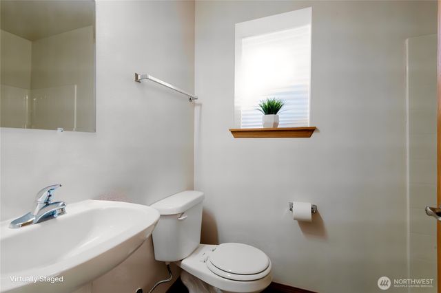 1031 E 43rd Street Ct, Tacoma, WA 98404