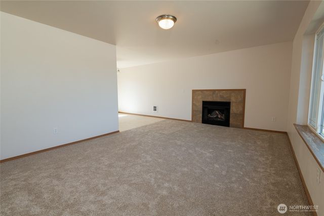 1031 E 43rd Street Ct, Tacoma, WA 98404