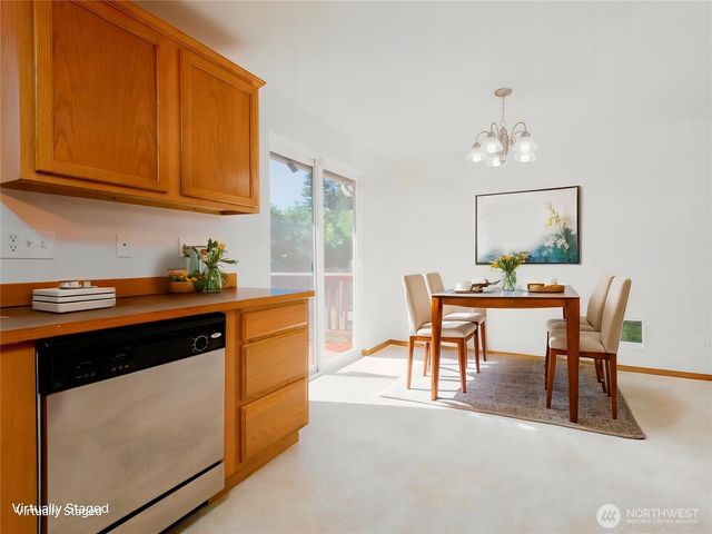 1031 E 43rd Street Ct, Tacoma, WA 98404