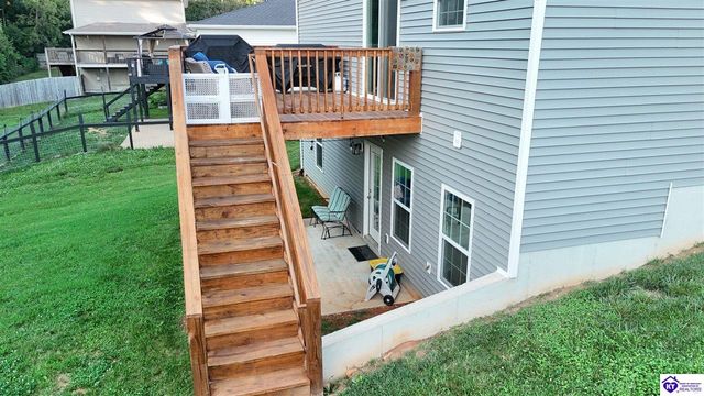 107 Magnolia Court, Vine Grove, KY 40175
