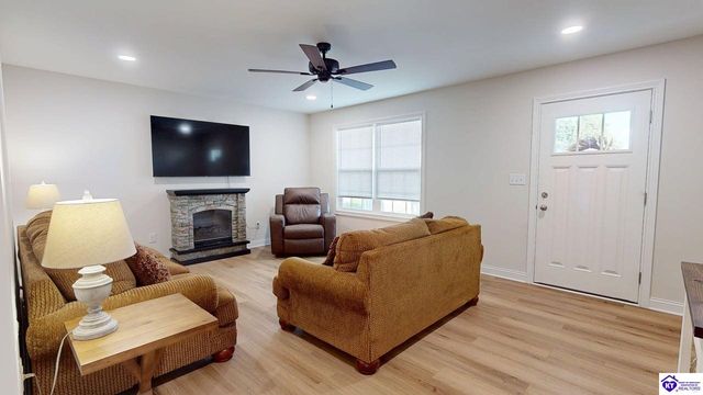 107 Magnolia Court, Vine Grove, KY 40175